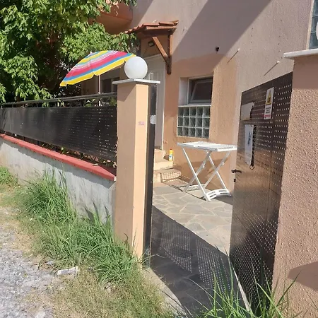 Andromache דירה Peraía